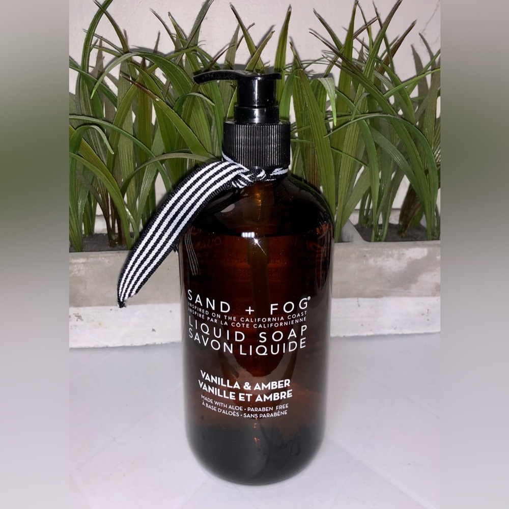 Sand + Fog Liquid Hand Soap Vanilla & Amber - Picture 4 of 5